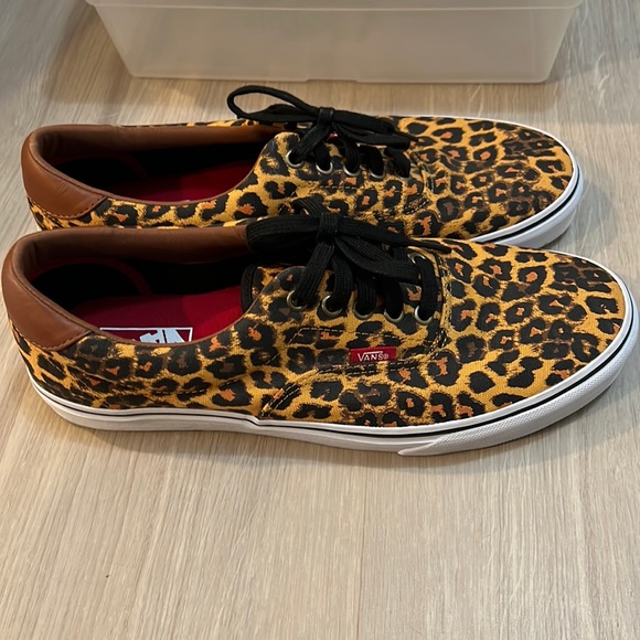 Vans - Picture 3 of 6